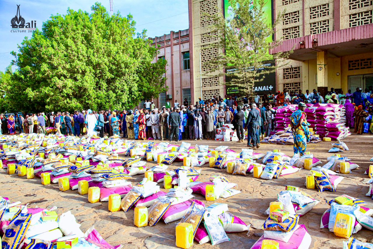 1 000 KITS ALIMENTAIRES REMIS AUX ACTEURS DE L’ARTISANAT, DE LA CULTURE ET DU TOURISME DANS LE CADRE DU RAMADAN 2026