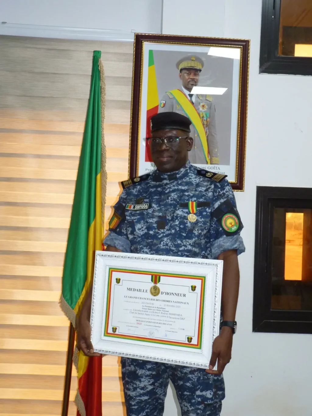 Récompense du Mérite à la Douane: le Colonel Baba Simpara honoré !